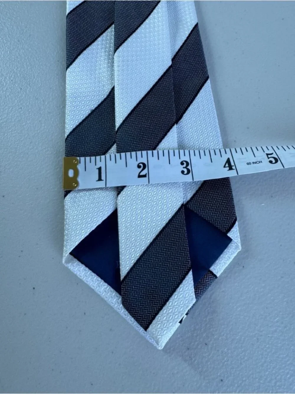 Ermenegildo Zegna Black White Diagonal Stripe Silk Tie Luxury Designer Classic